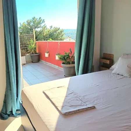 Vouliagmeni Floor Maisonette *